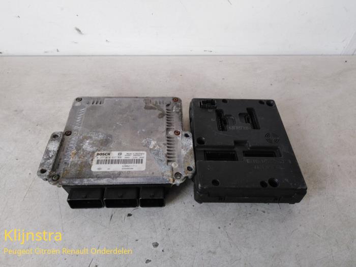 Engine management computer Renault Laguna II (BG), 2001 / 2007 1.6 16V, Hatchback, 4-dr, Petrol, 1.598cc, 79kW (107pk), FWD, K4M710; K4M711; K4M714, 2001-03 / 2005-05, BG0A; BG0L; BG0U (Used)