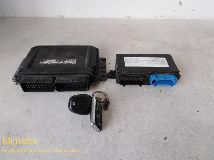 Used Engine management computer Renault Laguna I Grandtour (K56) 1.8 RXE 16V Price € 150,00 Margin scheme offered by Fa. Klijnstra & Zn. VOF