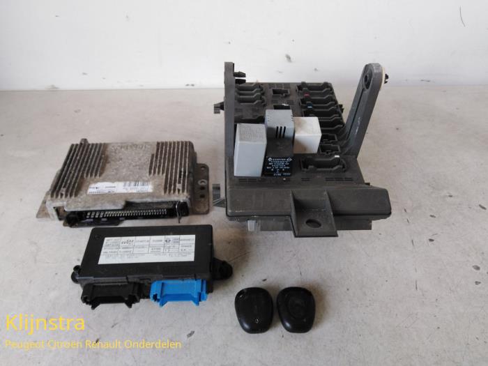 Used Engine management computer Renault Laguna I (B56) 1.8 Price € 150,00 Margin scheme offered by Fa. Klijnstra & Zn. VOF