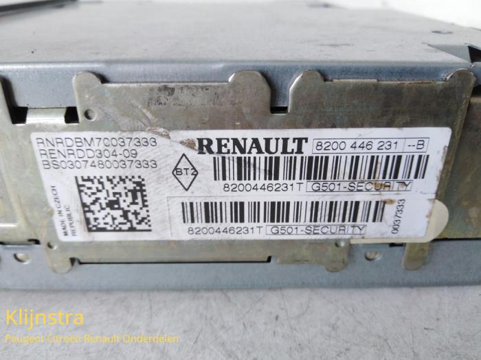 Radio CD player from a Renault Twingo II (CN) 1.2 2008