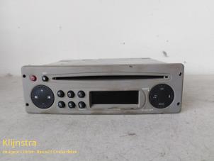 Używane Radioodtwarzacz CD Renault Twingo II (CN) 1.2 Cena € 65,00 Procedura marży oferowane przez Fa. Klijnstra & Zn. VOF