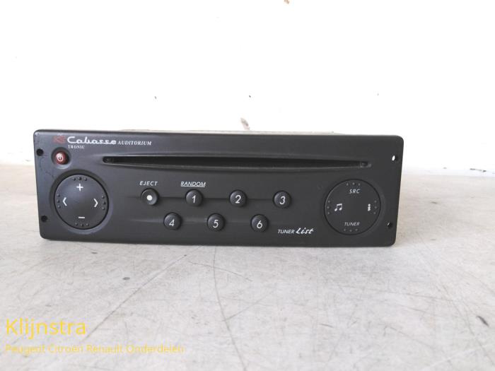 Radio CD Spieler van een Renault Megane (EA) 2.0 IDE 16V 2000