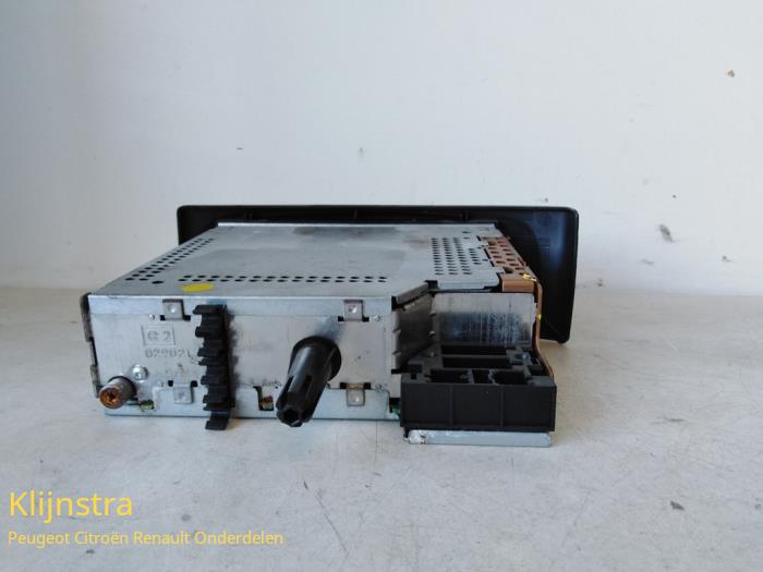 Radio/Cassette d'un Renault Megane (BA/SA) 1.4 16V 2000