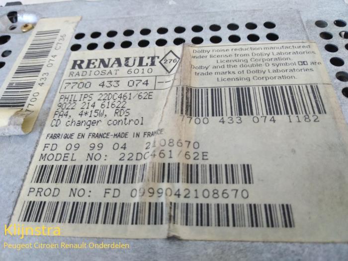 Reproductor de casetes y radio de un Renault Laguna I Grandtour (K56) 2.0 1999