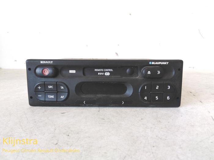 Reproductor de casetes y radio de un Renault Kangoo (KC) 1.9 dTi 2000