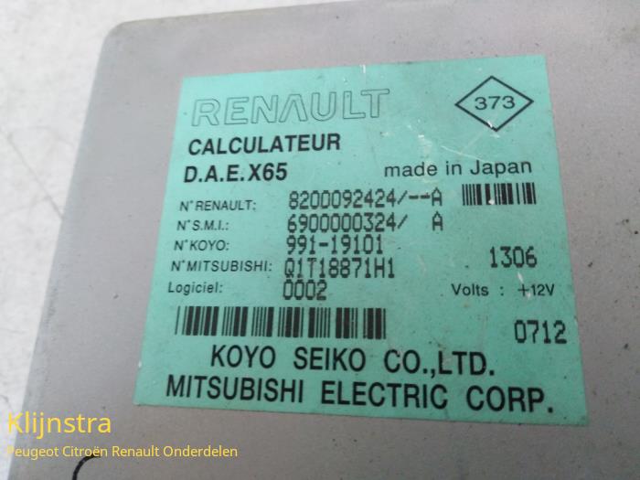 Ordinateur direction assistée d'un Renault Clio II (BB/CB) 1.2 16V 2001