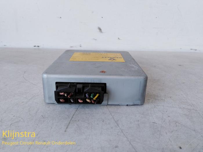 Usagé Ordinateur direction assistée Renault Safrane II 2.5 20V RXE,RXT Prix sur demande proposé par Fa. Klijnstra & Zn. VOF