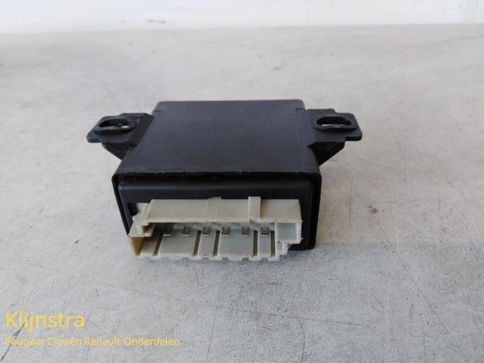 Computer lighting module from a Renault Safrane II 2.5 20V RXE,RXT 1998