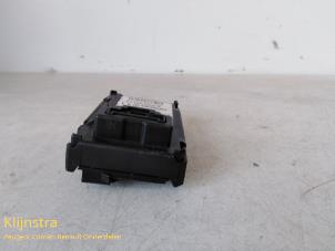 Used Card reader (lock) Renault Trafic Price on request offered by Fa. Klijnstra & Zn. VOF
