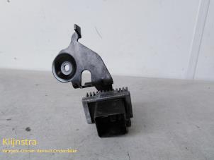 Used Glow plug relay Renault Clio Price on request offered by Fa. Klijnstra & Zn. VOF