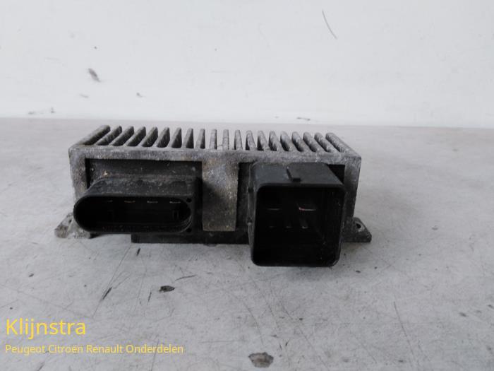 Glow plug relay Renault Megane Break 8200558438A