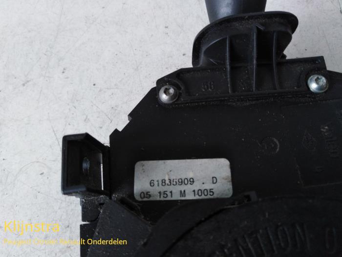 Interruptor combinado columna de dirección de un Renault Megane II (BM/CM) 1.5 dCi 105 2005