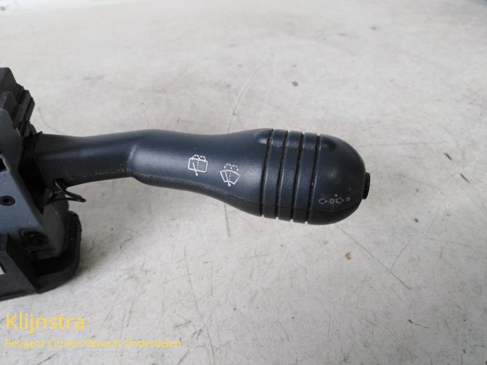 Steering column stalk from a Renault Twingo (C06) 1.2 1998