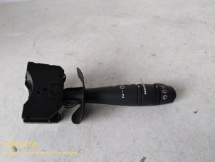 Used Wiper switch Renault Clio II (BB/CB) 1.4 16V Si Price on request offered by Fa. Klijnstra & Zn. VOF