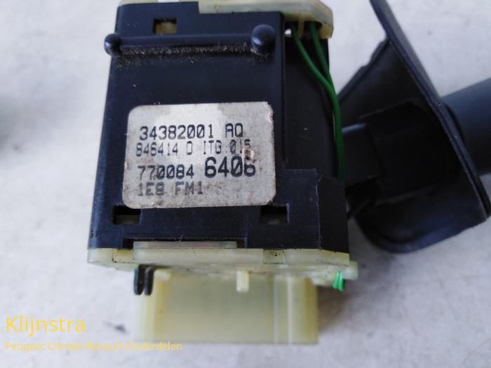 Interruptor de limpiaparabrisas de un Renault Megane (EA) 2.0i 1998