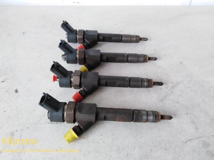 Usagé Injecteurs Renault Grand Scénic II (JM) 1.9 dCi 120 Prix sur demande proposé par Fa. Klijnstra & Zn. VOF