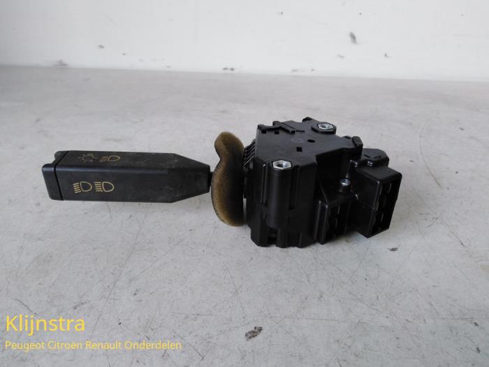 Usados Interruptor de luz Renault 21 (B48) 1.7i GTS Precio de solicitud ofrecido por Fa. Klijnstra & Zn. VOF