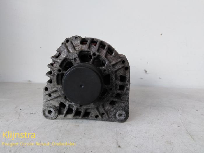 Begagnade Dynamo Renault Laguna II (BG) 1.8 16V Pris på förfrågan erbjuds av Fa. Klijnstra & Zn. VOF
