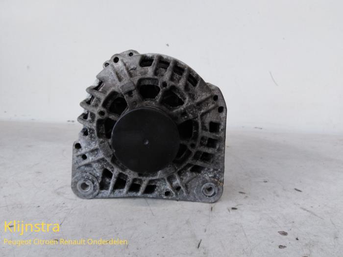 Gebrauchte Dynamo Renault Laguna II (BG) 1.9 dCi 120 Preis auf Anfrage angeboten von Fa. Klijnstra & Zn. VOF