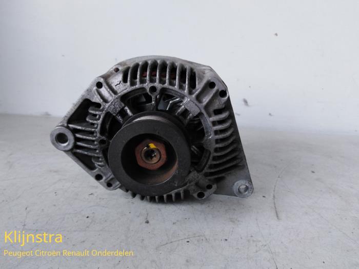 Begagnade Dynamo Renault Laguna I (B56) 1.8 Pris på förfrågan erbjuds av Fa. Klijnstra & Zn. VOF