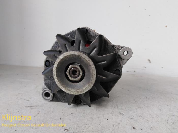 Begagnade Dynamo Renault Clio (B/C57/357/557/577) 1.4i RN,RT Kat. Pris på förfrågan erbjuds av Fa. Klijnstra & Zn. VOF