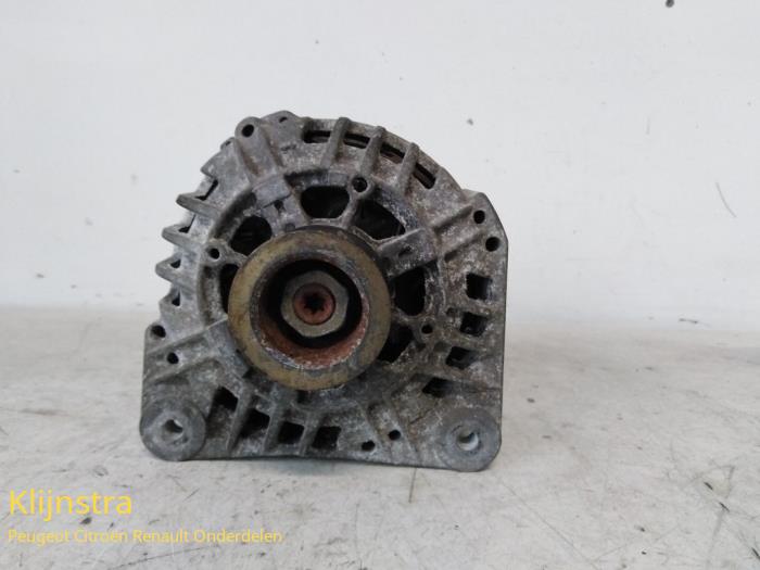 Gebrauchte Dynamo Renault Megane Scenic Preis auf Anfrage angeboten von Fa. Klijnstra & Zn. VOF