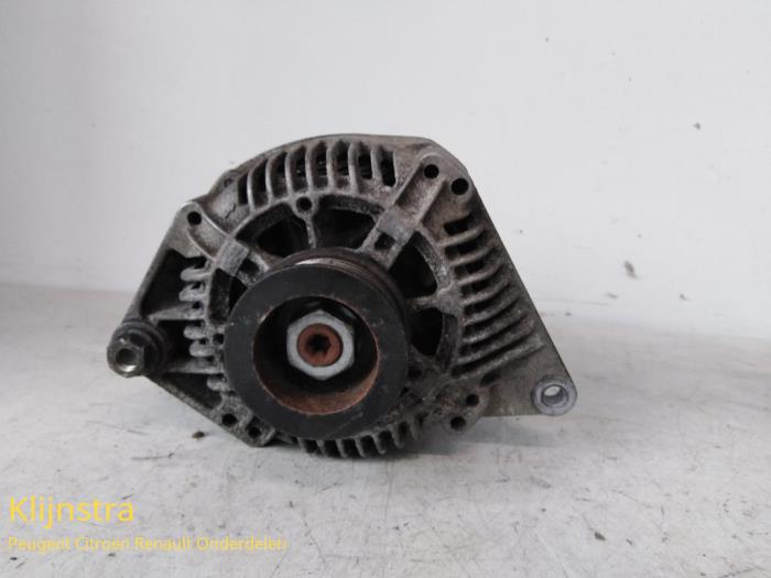 Gebrauchte Dynamo Renault Megane Scénic (JA) 2.0 RT Preis auf Anfrage angeboten von Fa. Klijnstra & Zn. VOF