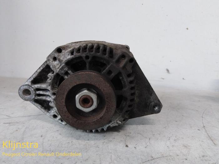 Gebrauchte Dynamo Renault Megane Scénic (JA) 1.6 RT Preis auf Anfrage angeboten von Fa. Klijnstra & Zn. VOF