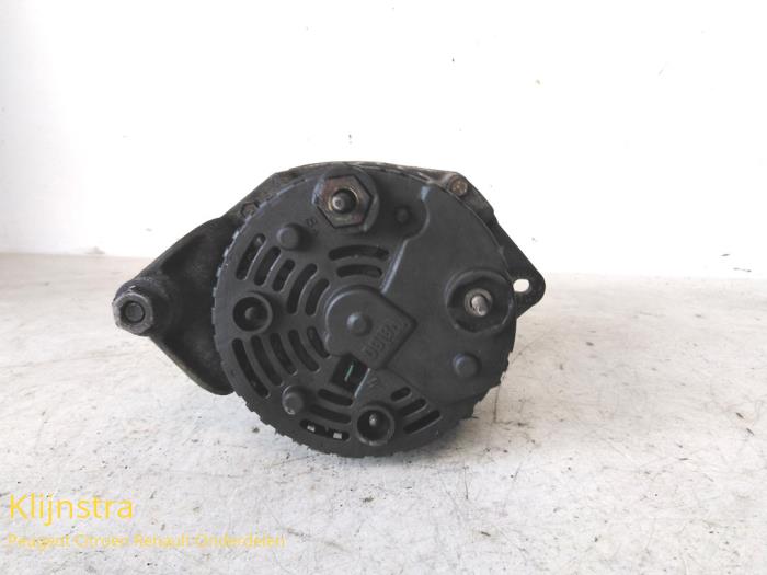 Dynamo d'un Renault Master II (JD) 2.5 D T28 2000