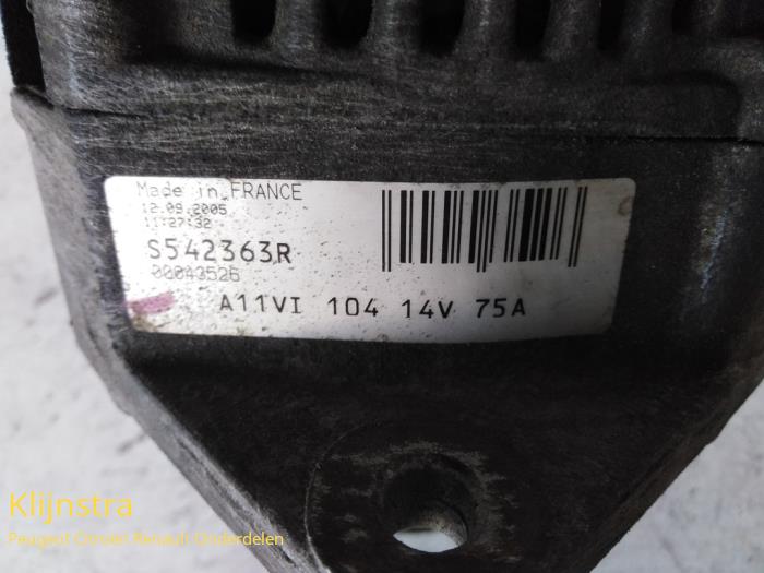 Dynamo d'un Renault Master II (JD) 2.5 D T28 2000