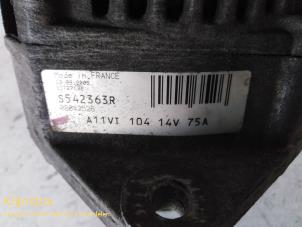 Dynamo d'un Renault Master II (JD) 2.5 D T28 2000