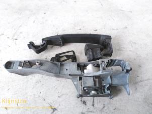 Used Front door handle 4-door, right Citroen Berlingo 1.6 Hdi 75 16V Phase 1 Price on request offered by Fa. Klijnstra & Zn. VOF