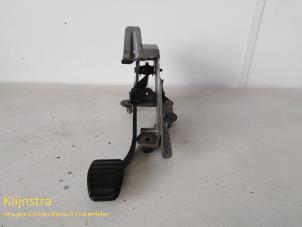 Used Brake pedal Renault Clio Price on request offered by Fa. Klijnstra & Zn. VOF