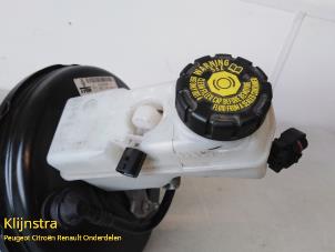 Używane Glówny cylinder hamulcowy Renault Clio Cena na żądanie oferowane przez Fa. Klijnstra & Zn. VOF