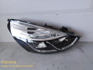 Used Headlight, right Renault Clio Price on request offered by Fa. Klijnstra & Zn. VOF