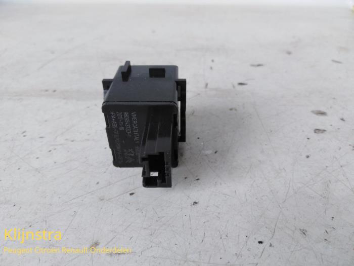 AIH headlight switch from a Peugeot 508 (F3/FB/FH/FP)  2018