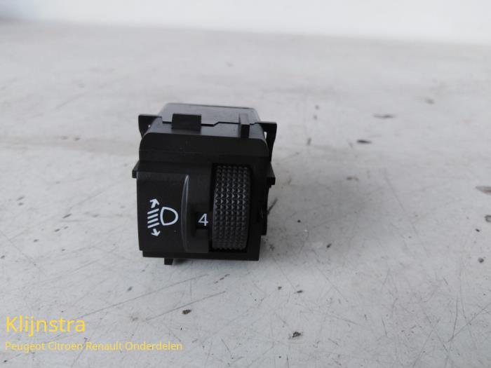 AIH headlight switch from a Peugeot 508 (F3/FB/FH/FP)  2018