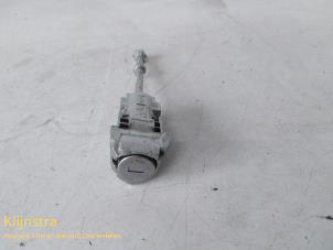 Used Door lock cylinder, left Peugeot 508 (F3/FB/FH/FP) Price on request offered by Fa. Klijnstra & Zn. VOF