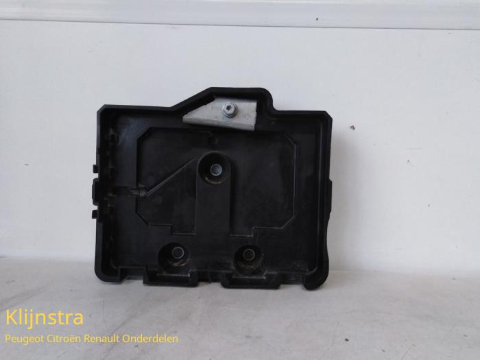 Battery cover from a Renault Twingo 2015