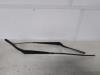 Front wiper arm from a Renault Twingo 2015