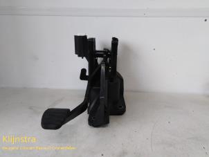 Used Brake pedal Renault Twingo Price on request offered by Fa. Klijnstra & Zn. VOF