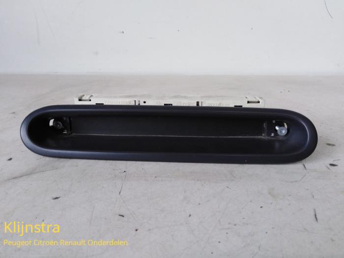 Begagnade Innerdisplay Renault Twingo (C06) 1.2 SPi Phase I Pris € 39,99 Marginaltabell erbjuds av Fa. Klijnstra & Zn. VOF