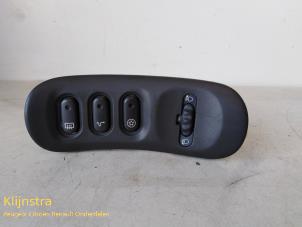 Used Rear window heating switch Renault Espace (JE) 3.0 V6 24V Grand Espace Price on request offered by Fa. Klijnstra & Zn. VOF