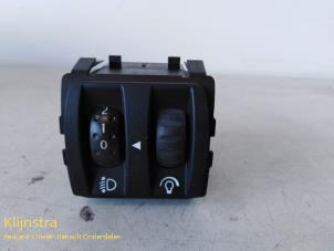 Used AIH headlight switch Renault Clio Price on request offered by Fa. Klijnstra & Zn. VOF