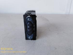 Used AIH headlight switch Renault Kangoo Express (FW) 1.5 dCi 85 Price on request offered by Fa. Klijnstra & Zn. VOF