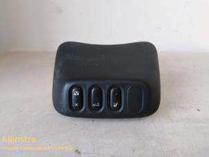 Usados Interruptor de calefactor de asiento Renault Megane (EA) 1.6i Precio de solicitud ofrecido por Fa. Klijnstra & Zn. VOF