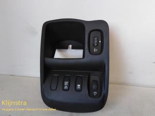 Used AIH headlight switch Renault Espace (JK) 2.2 dCi 16V Price on request offered by Fa. Klijnstra & Zn. VOF