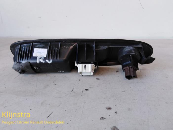 Electric window switch Renault Clio II 1.6 16V - 8200084026