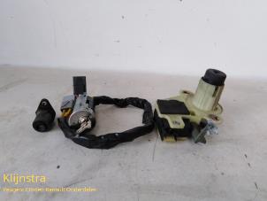 Used Set of cylinder locks (complete) Renault Laguna I (B56) 1.8 Price on request offered by Fa. Klijnstra & Zn. VOF