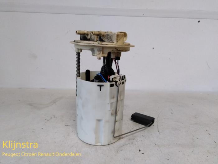 Gebrauchte Benzinpumpe Renault Laguna II Grandtour (KG) 2.2 dCi 150 16V Preis auf Anfrage angeboten von Fa. Klijnstra & Zn. VOF